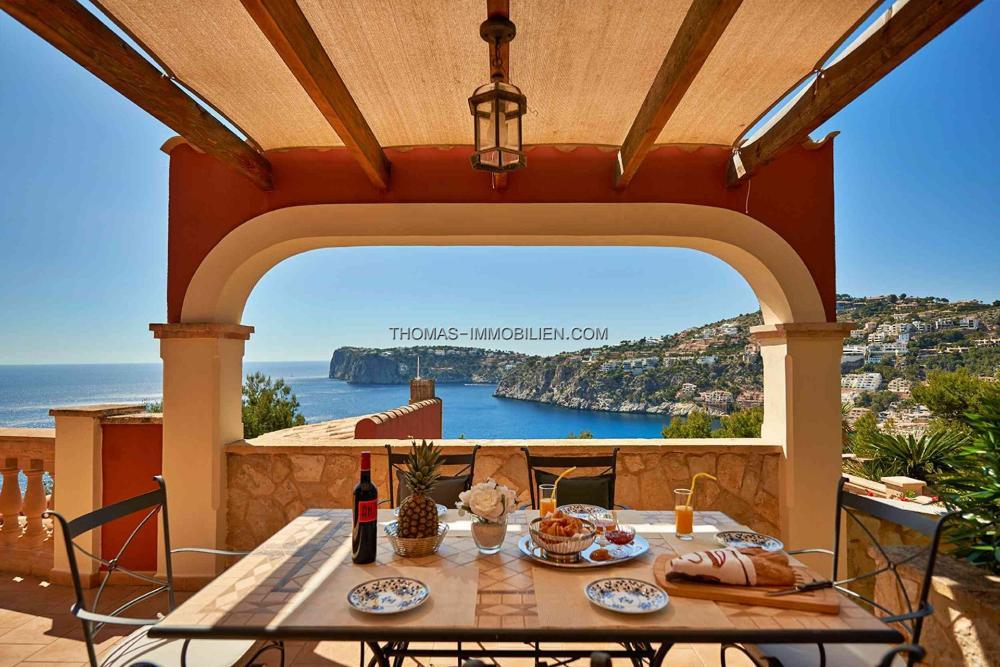 mediterrane-wohnung-mit-meerblick-in-der-begehrten-cala-llamp-in-port-andratx-auf-mallorca