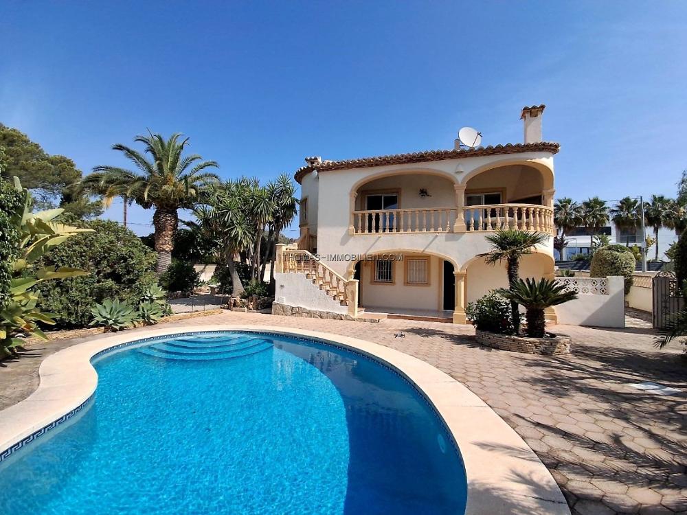 villa-in-suedlage-mit-pool-gaestezimmer-garage-und-meerblick-in-calpe-an-der-costa-blanca