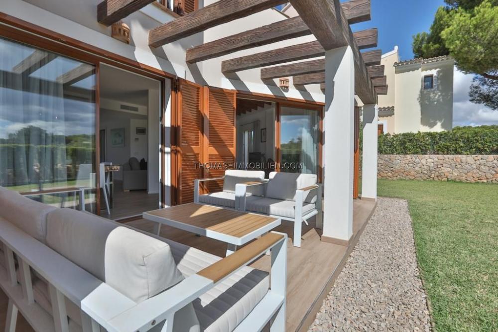 haus-mit-grossen-privaten-garten-und-blick-auf-den-golfplatz-in-santa-ponsa-auf-mallorca
