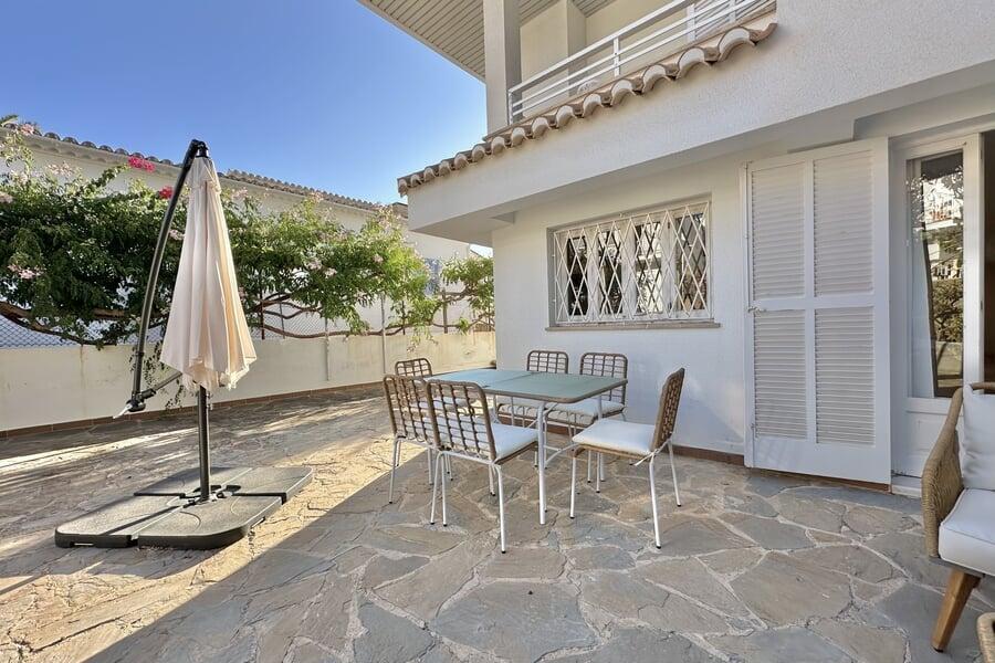 modernes-erdgeschossapartment-mit-terrasse-in-sant-elm-auf-mallorca-zur-miete