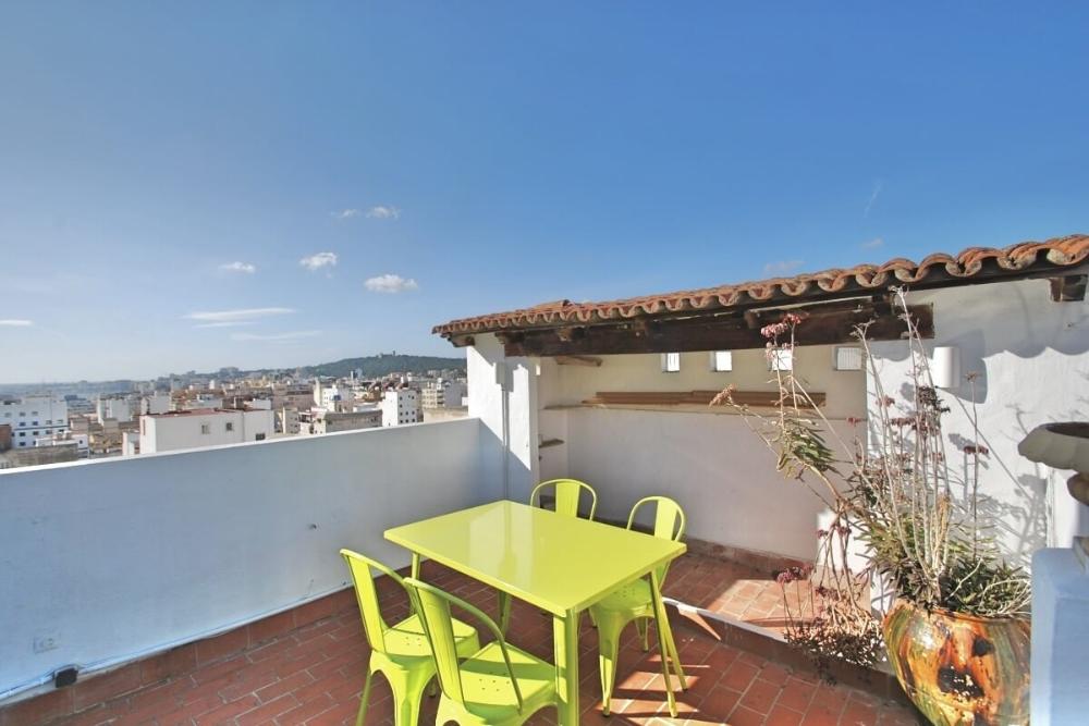 lichtdurchflutetes-penthouse-mit-terrasse-in-santa-catalina-auf-mallorca-zur-miete