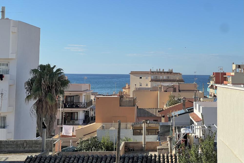 schoenes-haus-mit-garten-in-palma-meerblick-von-der-privaten-dachterrasse