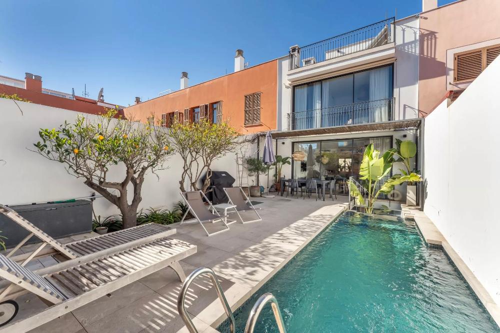 hochwertiges-stadthaus-mit-pool-in-molinar-auf-mallorca-zur-miete