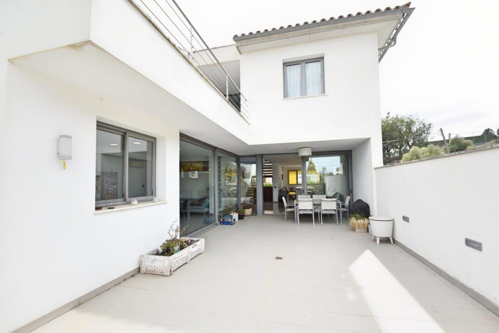 modernes-haus-mit-terrasse-in-lloseta-auf-mallorca-zur-miete