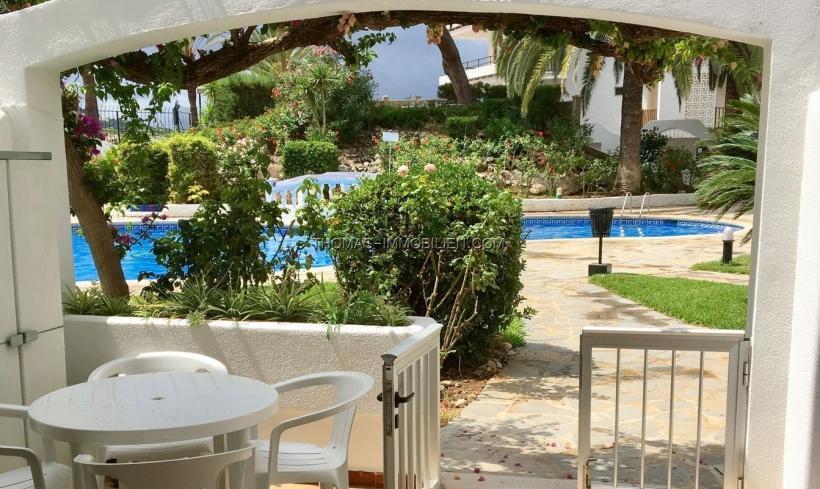 schoene-und-moderne-neu-renovierte-wohnung-direkt-am-strand-mit-direktem-zugang-zum-pool-in-nova-santa-ponsa-auf-mallorca-zur-miete