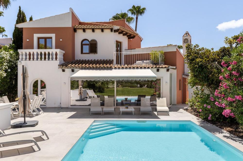 modern-eingerichtete-atemberaubende-villa-mit-pool-in-santa-ponsa-auf-mallorca